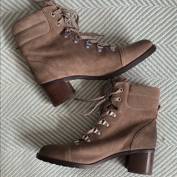 Sam Edelman Manchester Suede Lace-Up Ankle Boots - Picture 3 of 12
